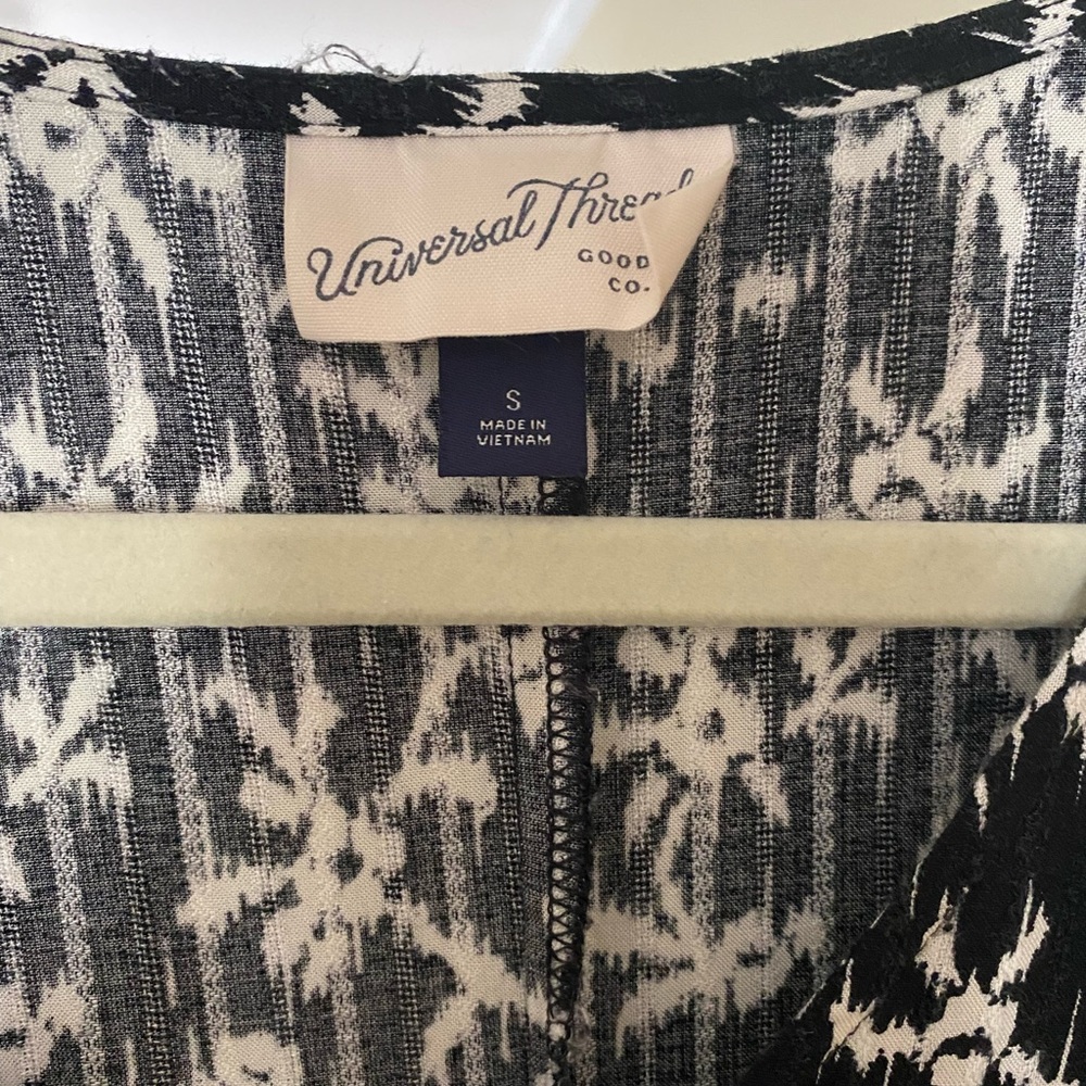 Universal Thread Dress - Picture 3 of 5